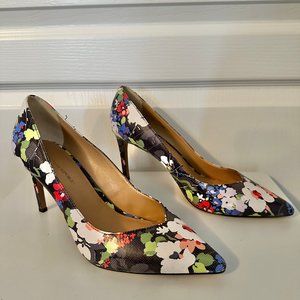 Floral Banana Republic Pumps - Perfect for Spring!!